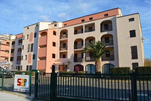 Appartement avec piscine collective 4 personnes SAINT CYPRIEN SUD sc490-084 - image 2