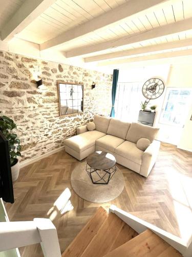 Maison 6 personnes avec dépendance 2 personnes & Jacuzzi de luxe gîte à louer Trégate