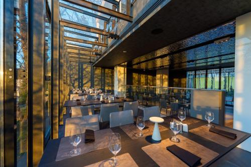 餐厅, 普里沃酒店 (Hotel Privo) in 特尔古穆列什