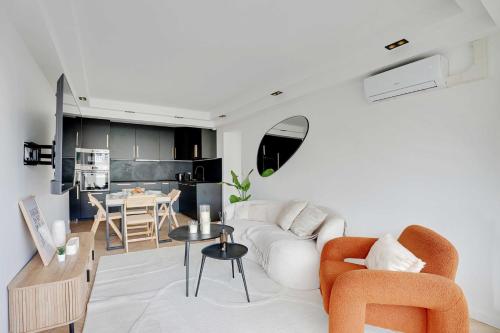 Charming Apt with AC  balcony - image 9