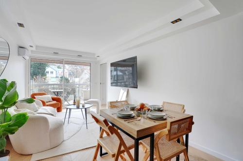 Charming Apt With Ac Balcony - Suresnes