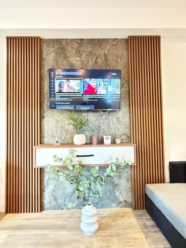 Luxury Brand New Apartments Iulius Mall Suceava – khách sạn tại Zamca