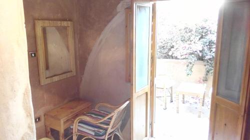 陽台/露台, Eskaleh Eco-Lodge in 阿布辛貝