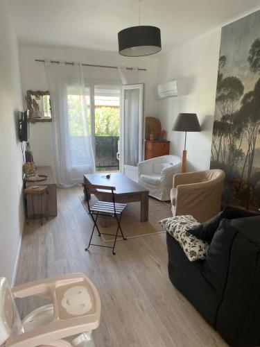 Appartement 42 m2 avec parking dans jardin