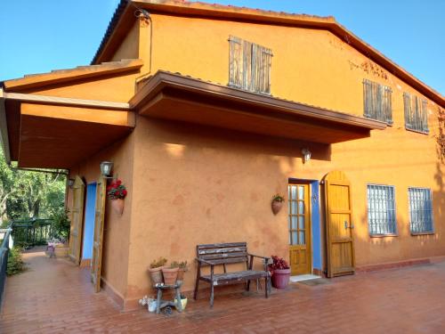 A szálláshely kívülről, Calpulli in gualba de Dalt