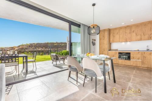 Premium apartment in Higuerón West