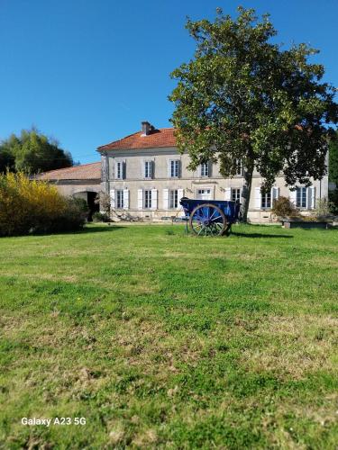 Viesnīcas āriene, Manoir de charme pour groupe avec piscine in Brossac