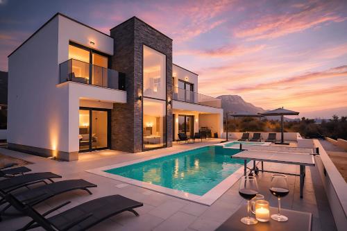 Modern Sea View Villa, Private Pool, Whirlpool, Calm & Beach Near – khách sạn tại Kastel Stari