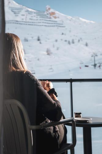 Balcony/terrace, Hotel VoulezVous by Les Etincelles in Tignes
