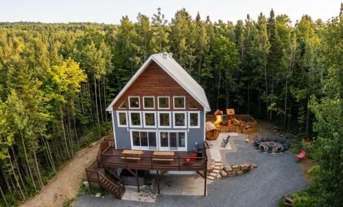 Spa and Mountain - Chalet du Verseau in Saint-Damien (QC)