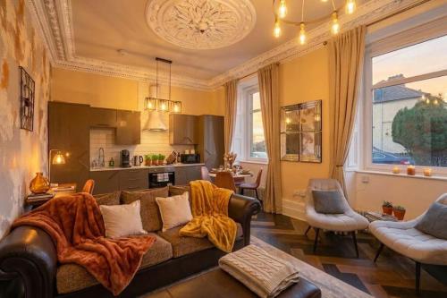 2BR with Free Parking Nr Edinburgh & Dalhousie Castle in Арністон