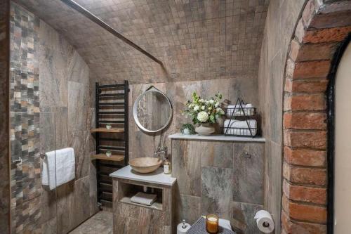 2BR with Free Parking Nr Edinburgh & Dalhousie Castle in Арністон