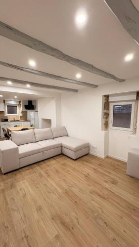 Petite maison renovee in Larche