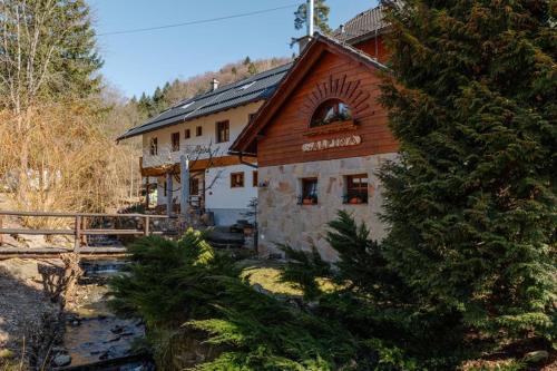 Guest House Chata Alpina - image 15