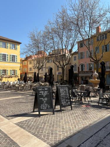 Escale Forum Julii - Douceur de vivre - Wifi Haut Debit in Frejus City Center