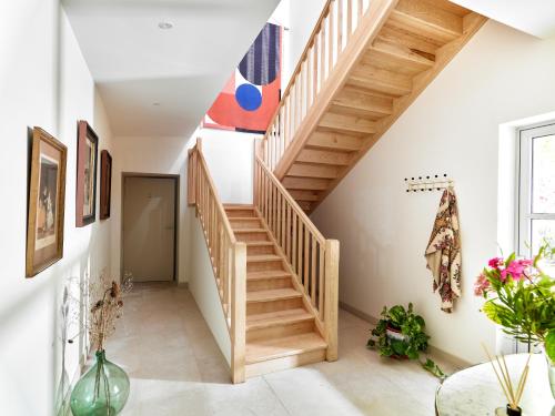 Entrance, Chateau de la Piscine - Appartements dans le Mas au coeur d'un grand parc arbore in Les Cevennes