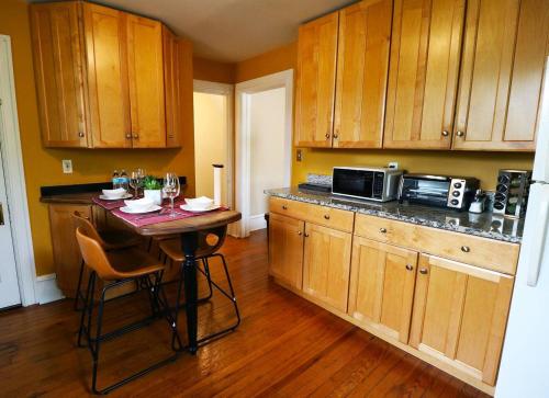 Downtown Princeton Elegance • 3BR • Fast Wi-fi in 普林斯頓市中心