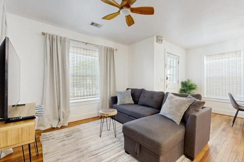 Barefoot Coastal Cottage in Galveston, USA