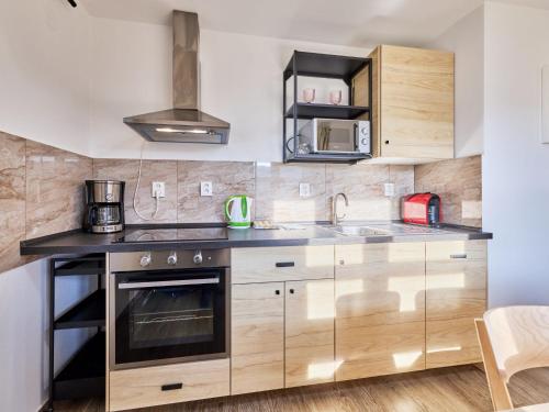 Konyha, Holiday Home Green Valley Park Stárkov 20 by Interhome (Holiday Home Green Valley Park Starkov 20 by Interhome) in Stárkov