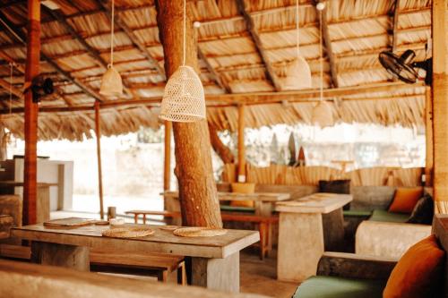 Restaurant, Fins Arugambay in Arugam Bay
