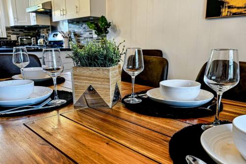 Elegant 4BR Princeton Escape • Game Rm • Big Yard in 普林斯頓市中心