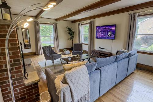 Elegant 4BR Princeton Escape • Game Rm • Big Yard in 普林斯頓市中心