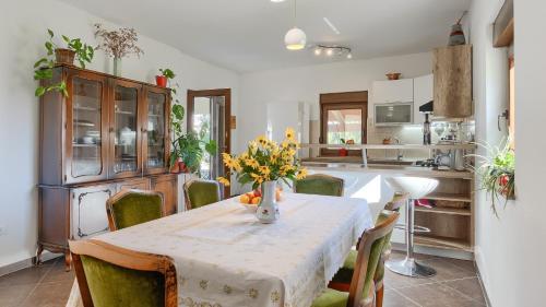House Luna by Villas Guide - image 5