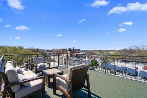 Entire DC House 3BR 3BA RoofDeck Free Parking Near Capitol Hill – khách sạn tại Anacostia