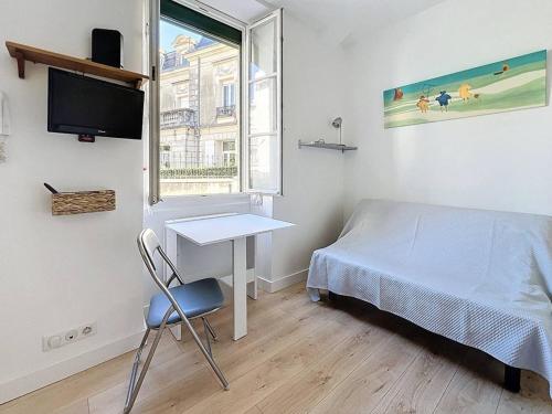 Studette au centre de Biarritz