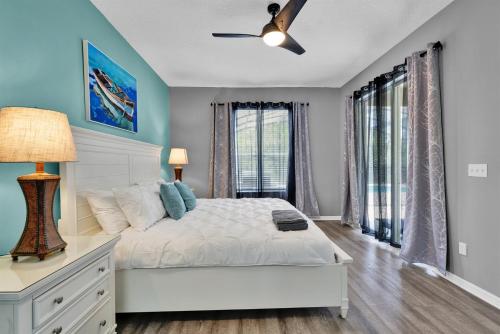 Luxurious 7BR Home Near DisneyPoolTheatreGame Room - Tap to explore photos
