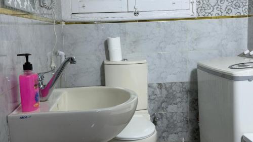Nest Home - Downtown Cairo - 2BR Private Apartment with balcony - image 8