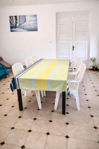 parveke/terassi, Villa de campagne cosy au cœur d un jardin tropicale à 10min de aéroport (Villa de campagne cosy au cœur d un jardin tropicale a 10min de aeroport) in Ducos