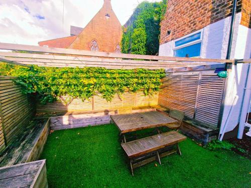 Upscale Family Home Beautiful Setting in Halewood