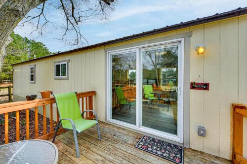 Gateway to Golf Capital! Carthage Escape w/ Pool in Karteidža (NC)