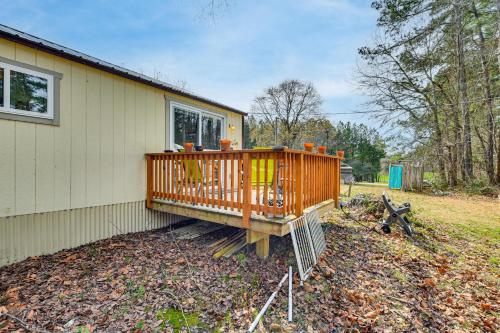 Gateway to Golf Capital! Carthage Escape w/ Pool in Karteidža (NC)