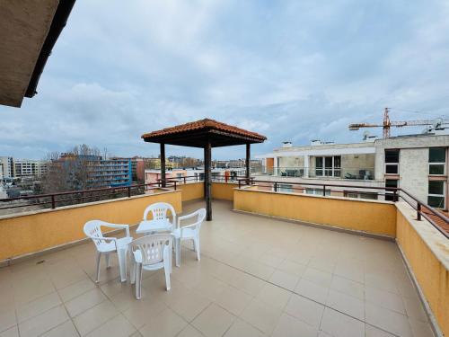 Sunny Dreams A 26 One Bedroom Apartament BIG Balcony - image 3