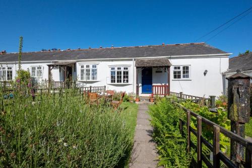 Iekārtas, 2 Bed in St. Keverne oc-p00724 in Manaccan