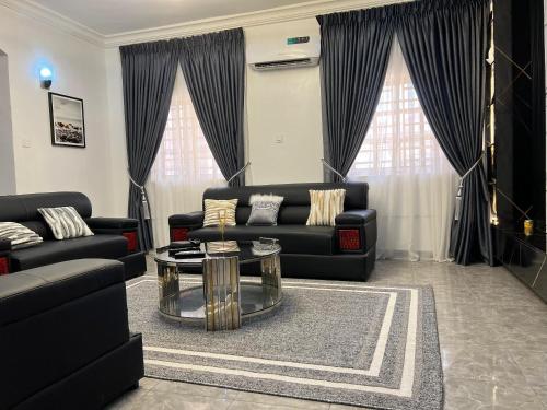 Iekārtas, Sam Apartment in Kuje