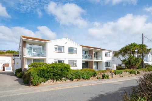 Facilities, 2 Bed in Mawgan Porth oc-p00905 in Mawgan Porth