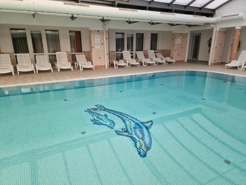 Swimming pool, Fiore Wellness Apartman in Zalakaros