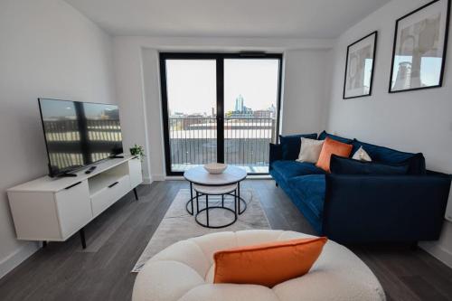 Modern 2 Bedroom Apartment in Manchester w Balcony — other in Ordsall Lane 321, Manchester United Kingdom, M5 3HP