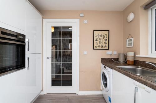 3BR Parking Nr Dalhousie Castle &Edinburgh Airport in Bonnyrigg