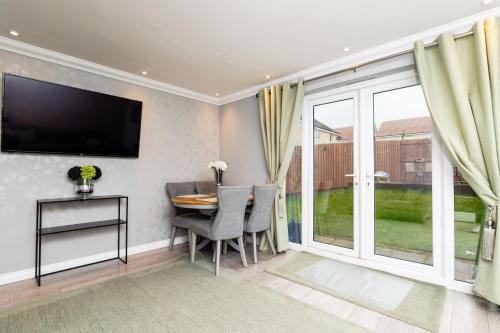 3BR Parking Nr Dalhousie Castle &Edinburgh Airport in Bonnyrigg