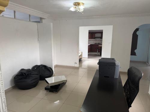 Apto-casa grande y espacioso, 6 habitaciones