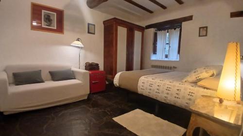 Casa Rural La Casa Del Sol in Almiruete