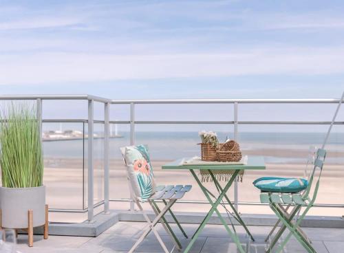 Casiola - Stunning Seafront Apartment, Bruges