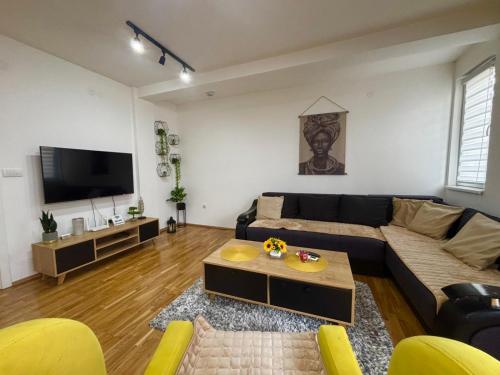 . N&M Apartment