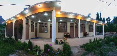 Hotel fairy door & resort  in Gupis