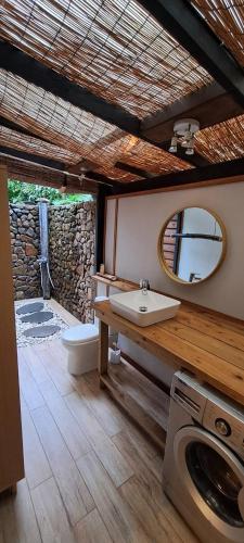 Fare Hinano - Moorea in Vai'are