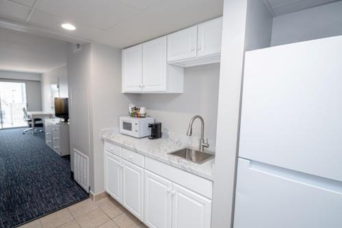 Bonita Beach Hotel - image 33